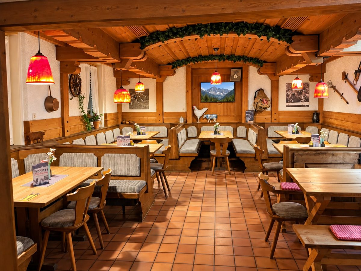 Der Saal der Schnitzelalm