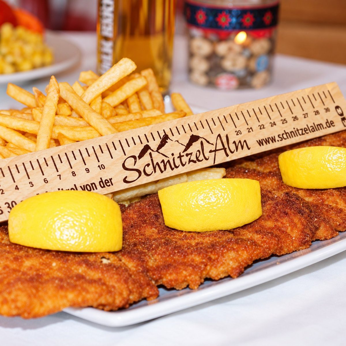 Das 30-cm-Schnitzel der Schnitzelalm